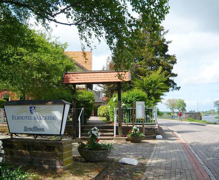 Elbhotel Bleckede Exterior photo
