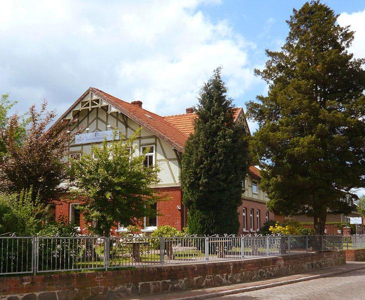 Elbhotel Bleckede Exterior photo