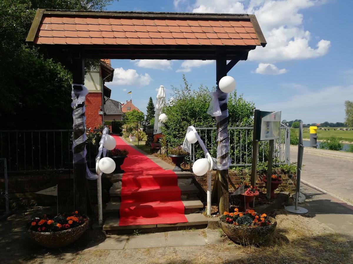 Elbhotel Bleckede Exterior photo